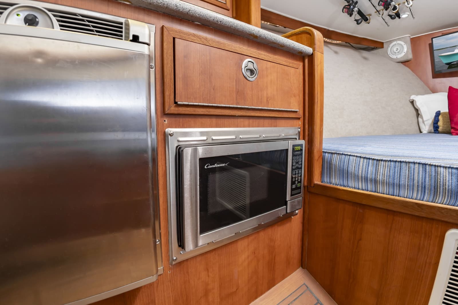 2006 Custom Carolina 36 Express - Photo 36