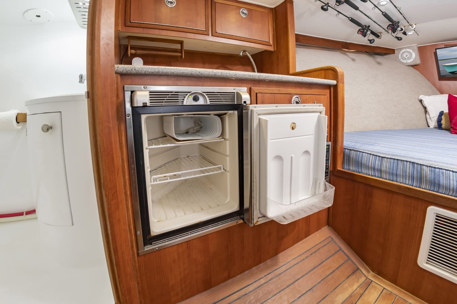 2006 Custom Carolina 36 Express - Photo 35