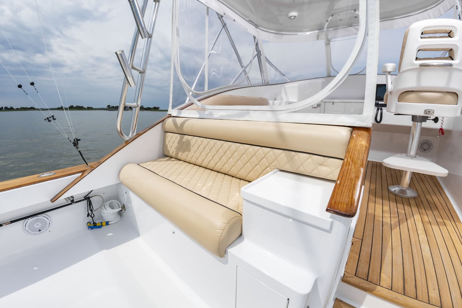 2006 Custom Carolina 36 Express - Photo 17