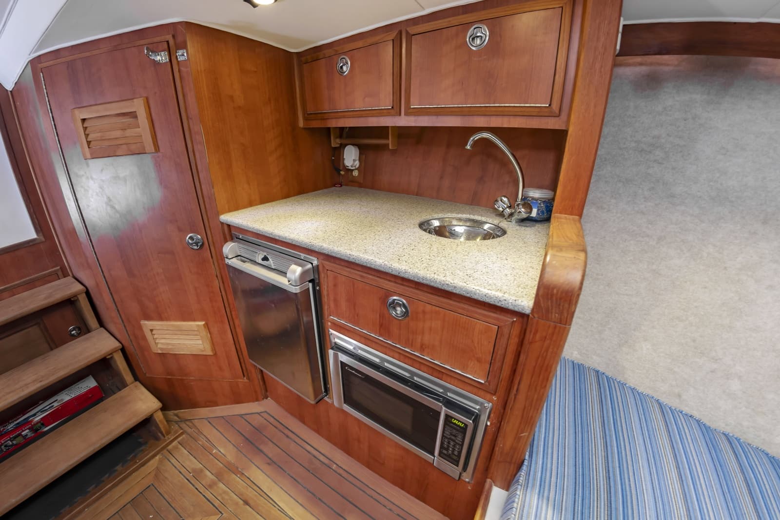 2006 Custom Carolina 36 Express - Photo 34