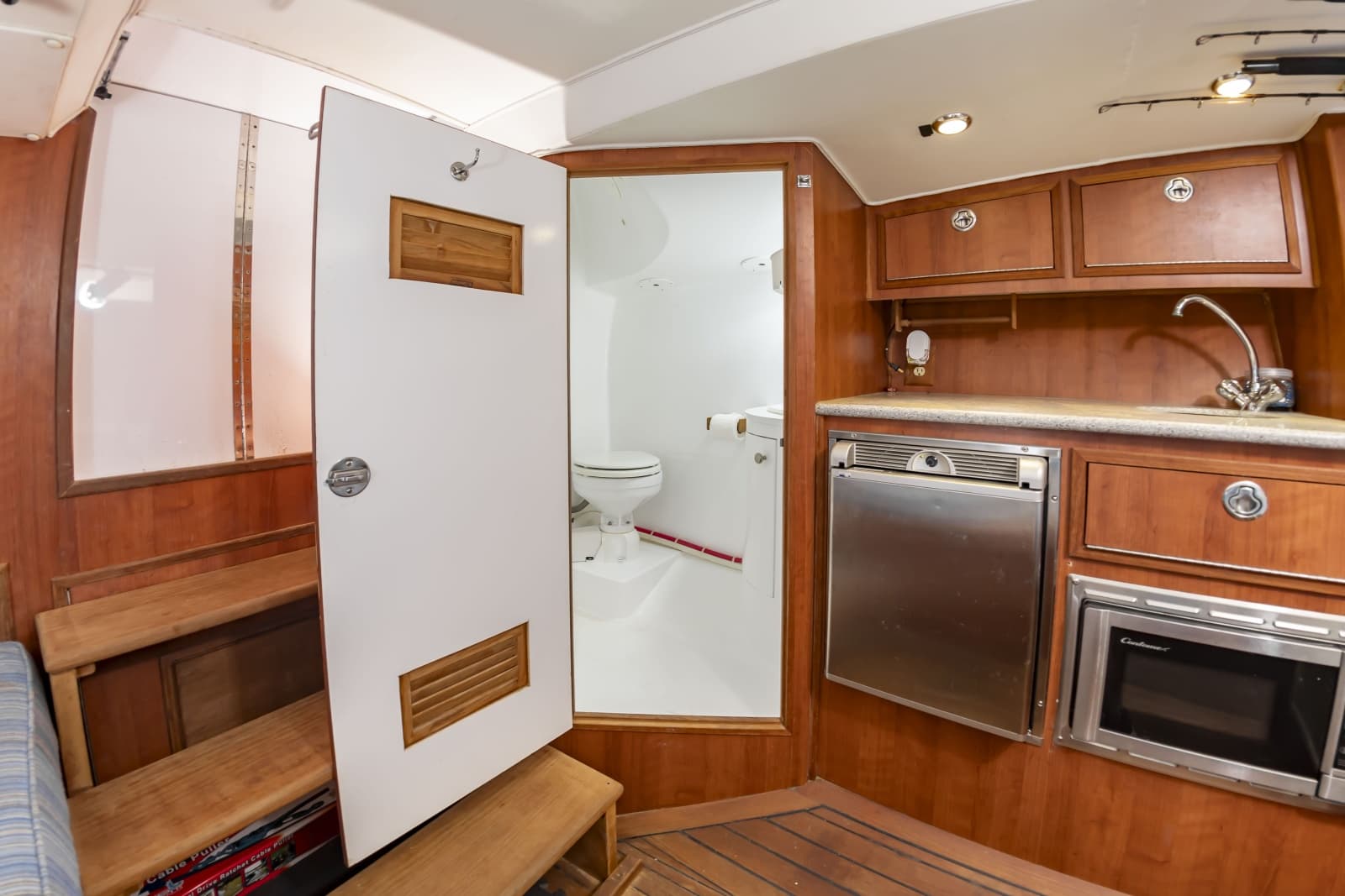 2006 Custom Carolina 36 Express - Photo 37