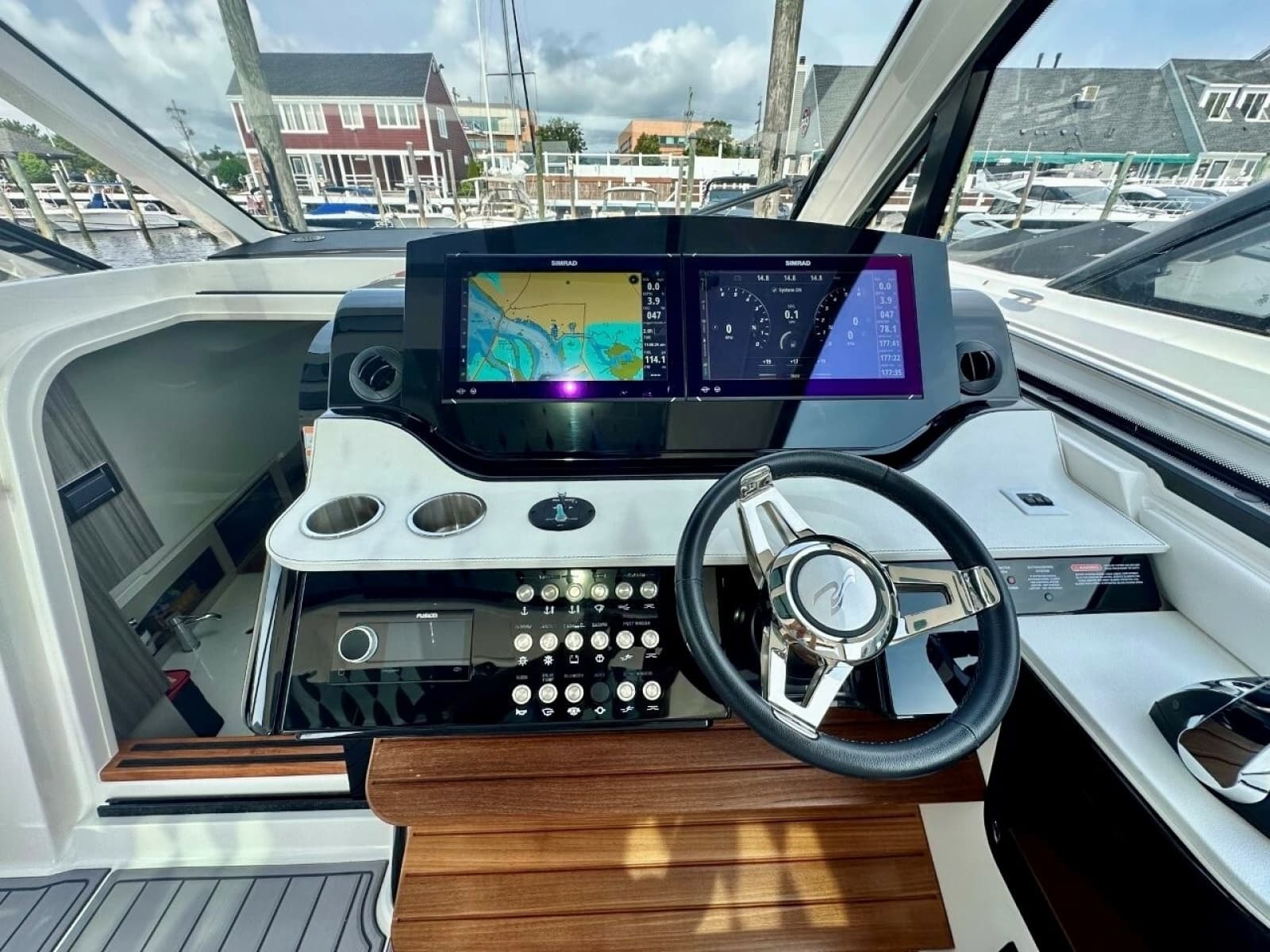 2022 Sea Ray 37 Sundancer 370 OB - Photo 11