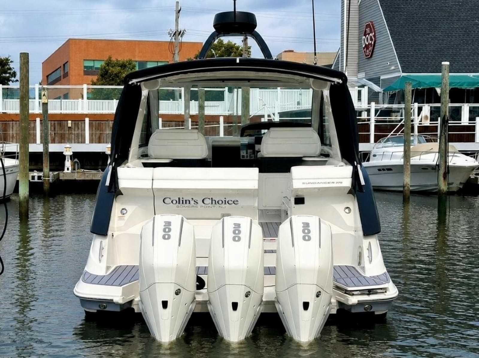2022 Sea Ray 37 Sundancer 370 OB - Photo 3
