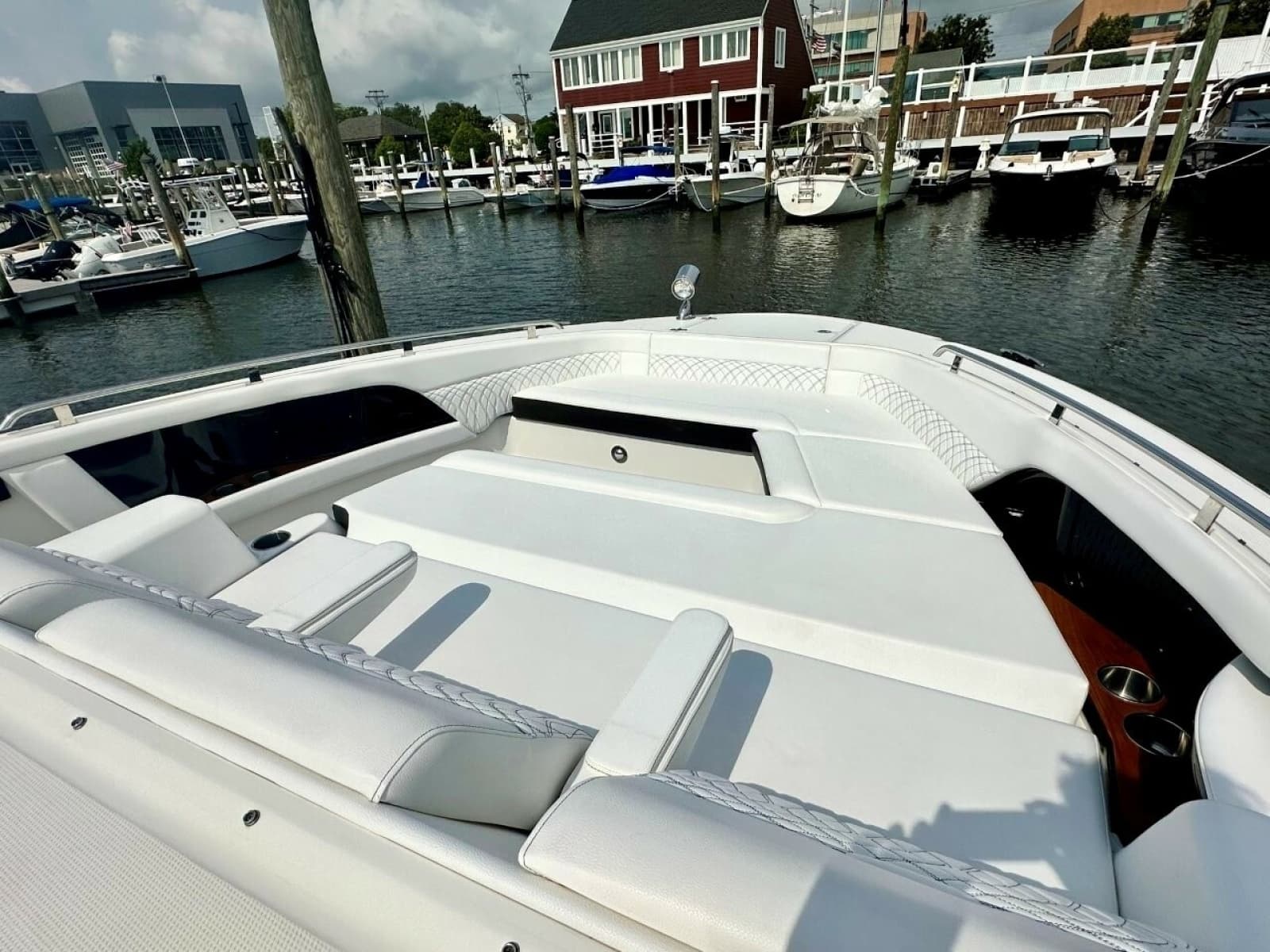 2022 Sea Ray 37 Sundancer 370 OB - Photo 5