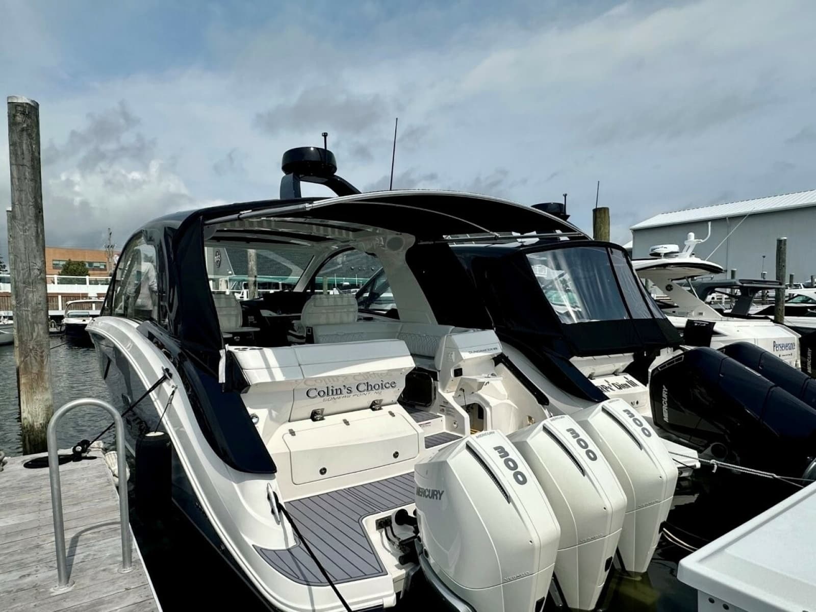 2022 Sea Ray 37 Sundancer 370 OB - Photo 4