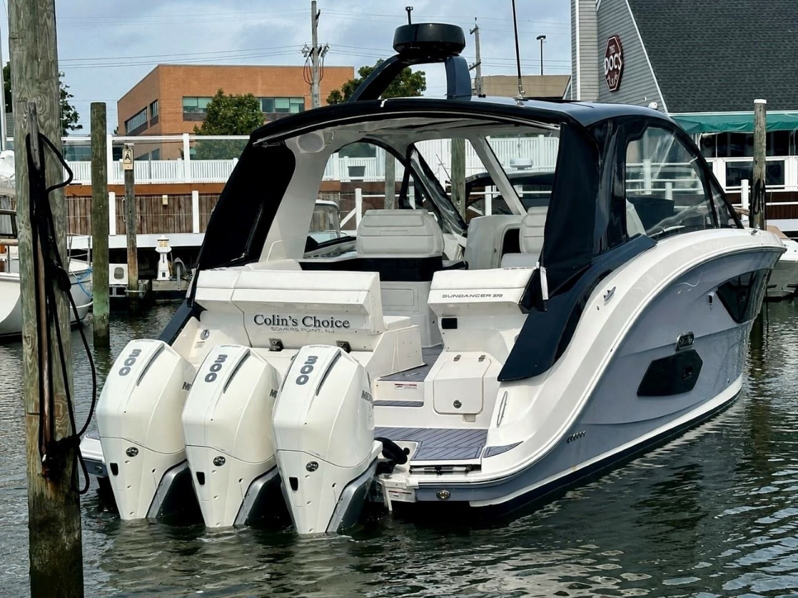 2022 Sea Ray 37 Sundancer 370 OB - Photo 2