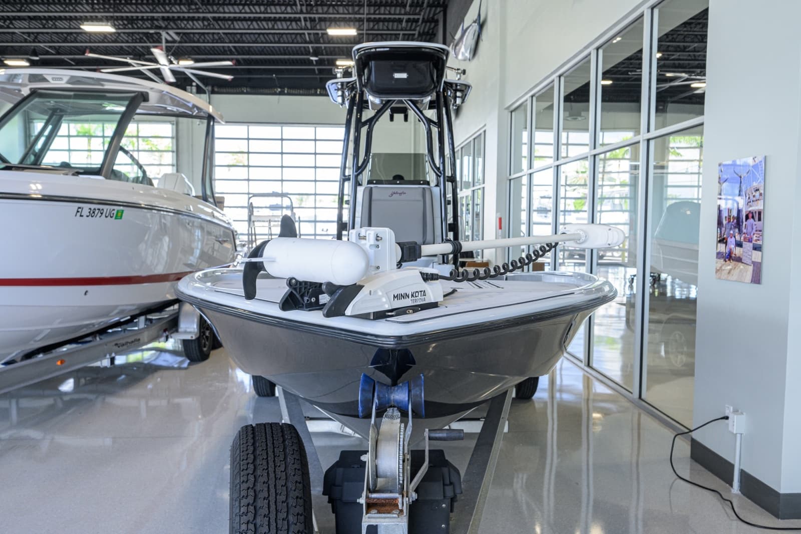 2017 Yellowfin 24 Bay CE - Photo 2