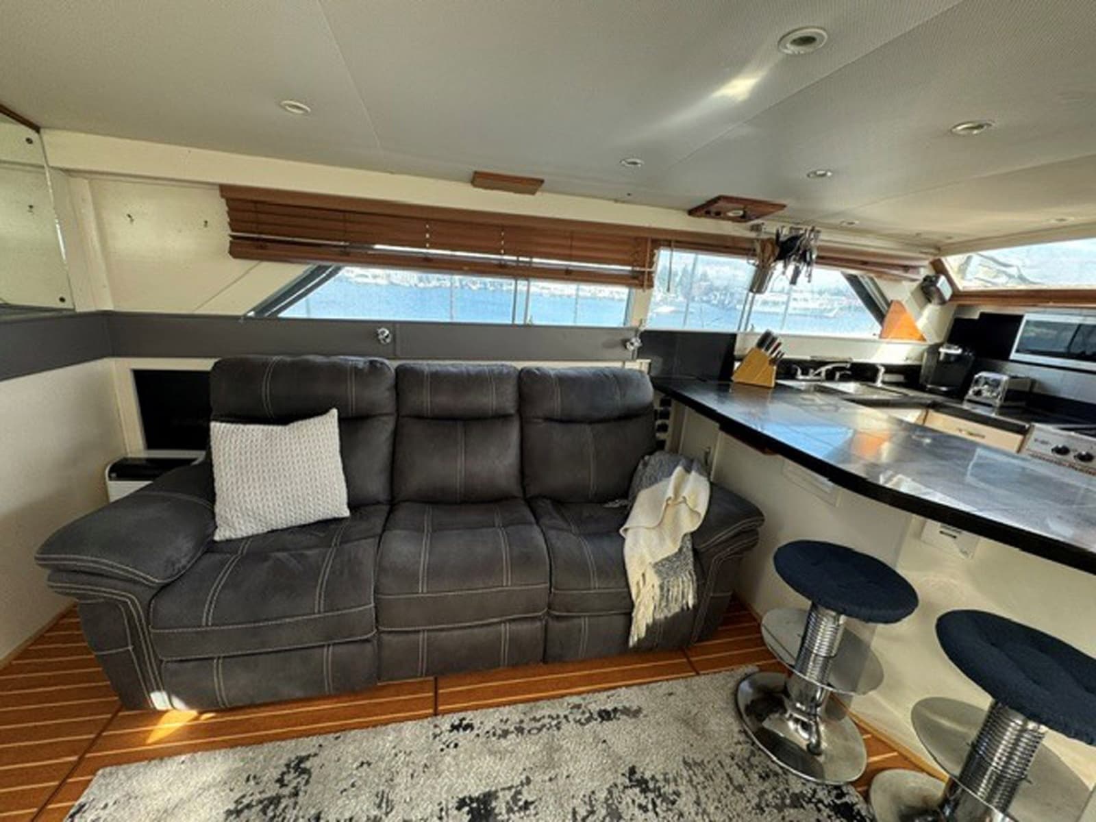 1968 Chris-Craft 47 Commander - Photo 3