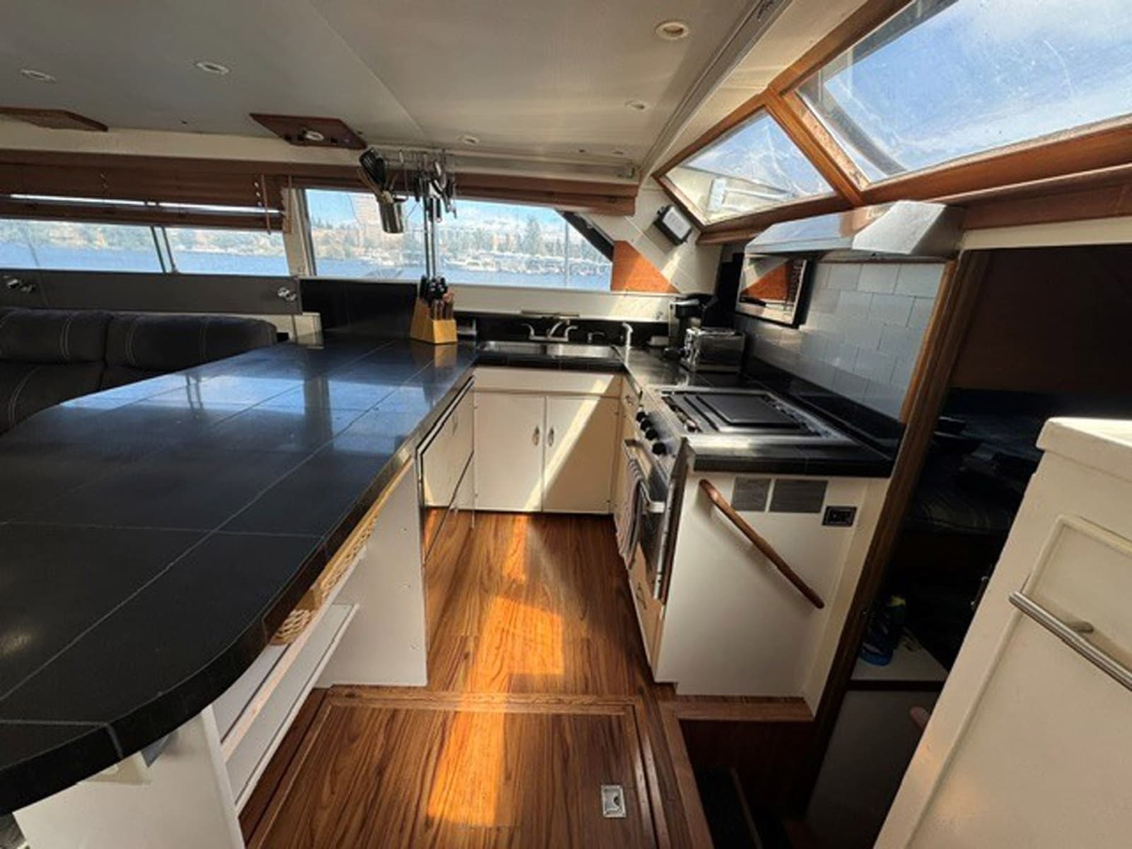 1968 Chris-Craft 47 Commander - Photo 8