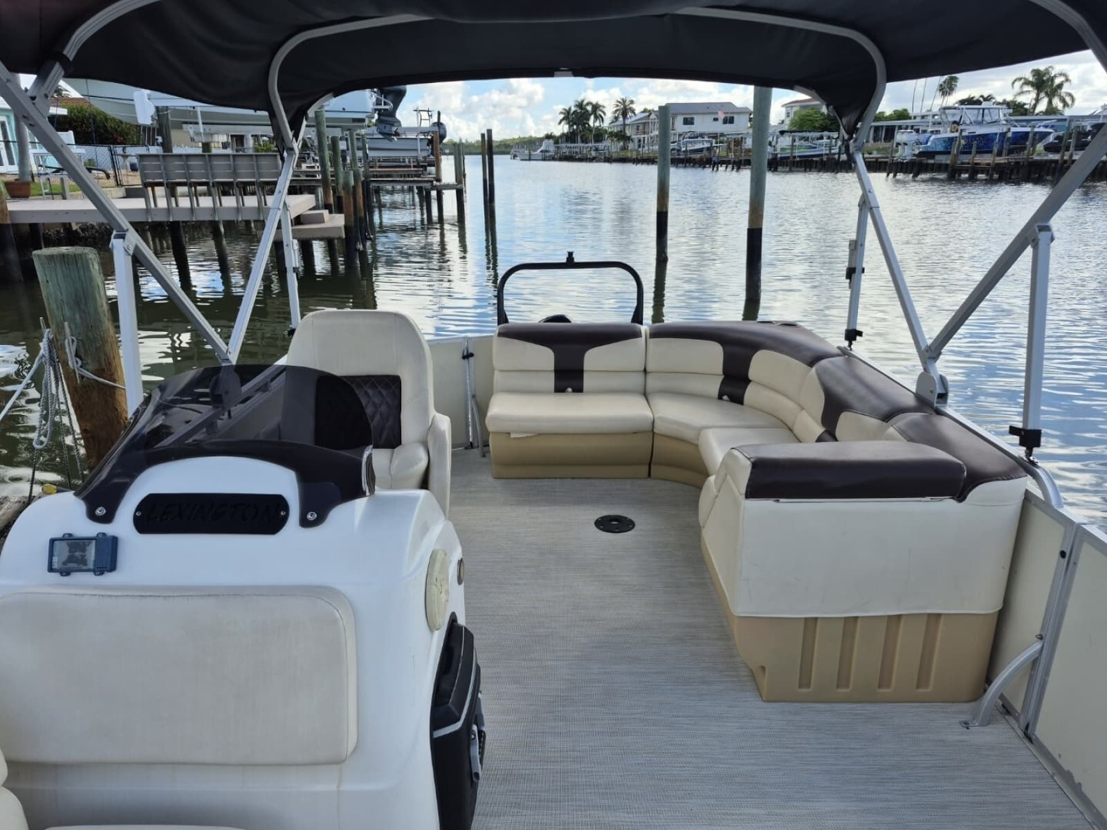 2022 Lexington 320 Pontoon - Photo 3