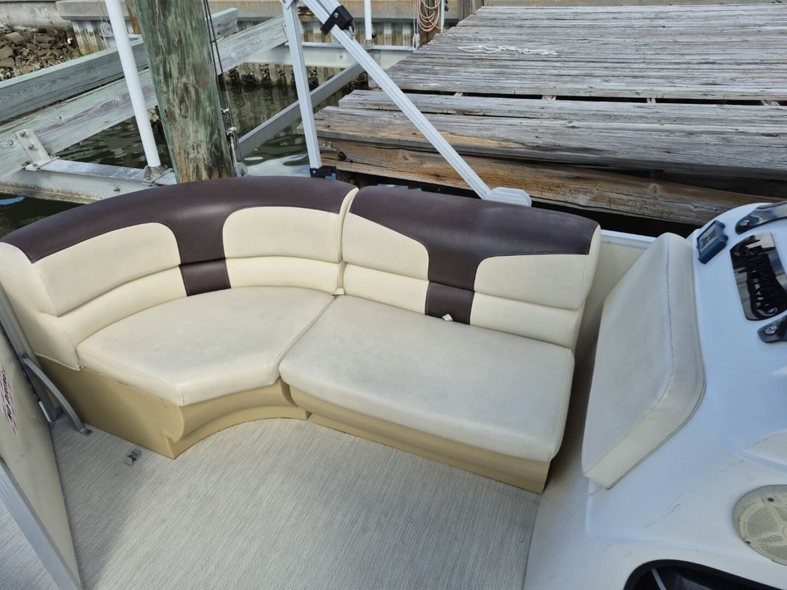 2022 Lexington 320 Pontoon - Photo 16