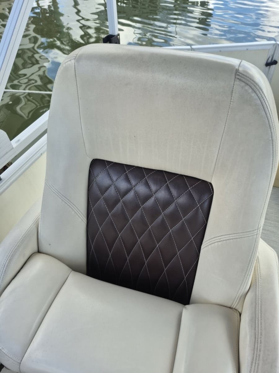 2022 Lexington 320 Pontoon - Photo 8