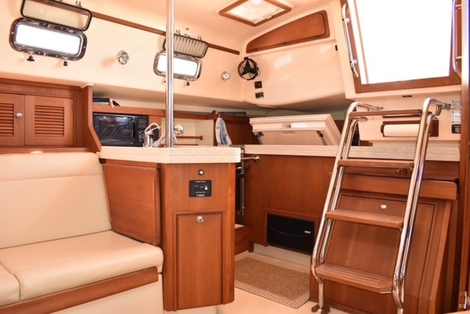 2004 Island Packet 370 - Photo 16