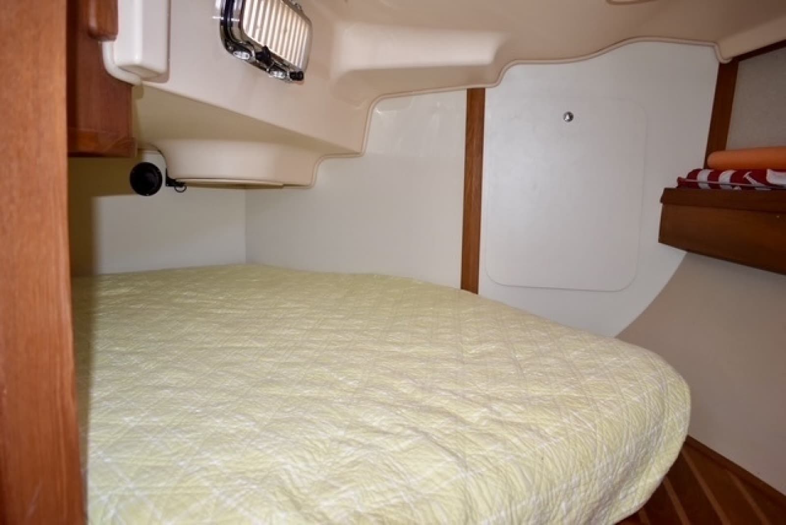 2004 Island Packet 370 - Photo 22
