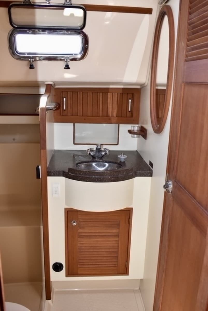2004 Island Packet 370 - Photo 19