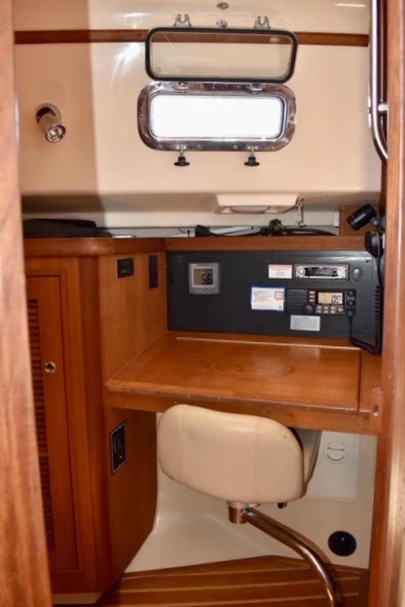 2004 Island Packet 370 - Photo 23