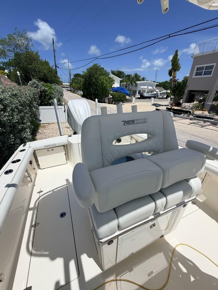 2024 Pathfinder 2400 Open - Photo 11