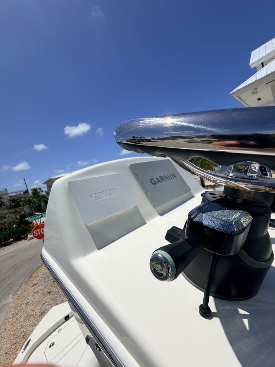 2024 Pathfinder 2400 Open - Photo 19