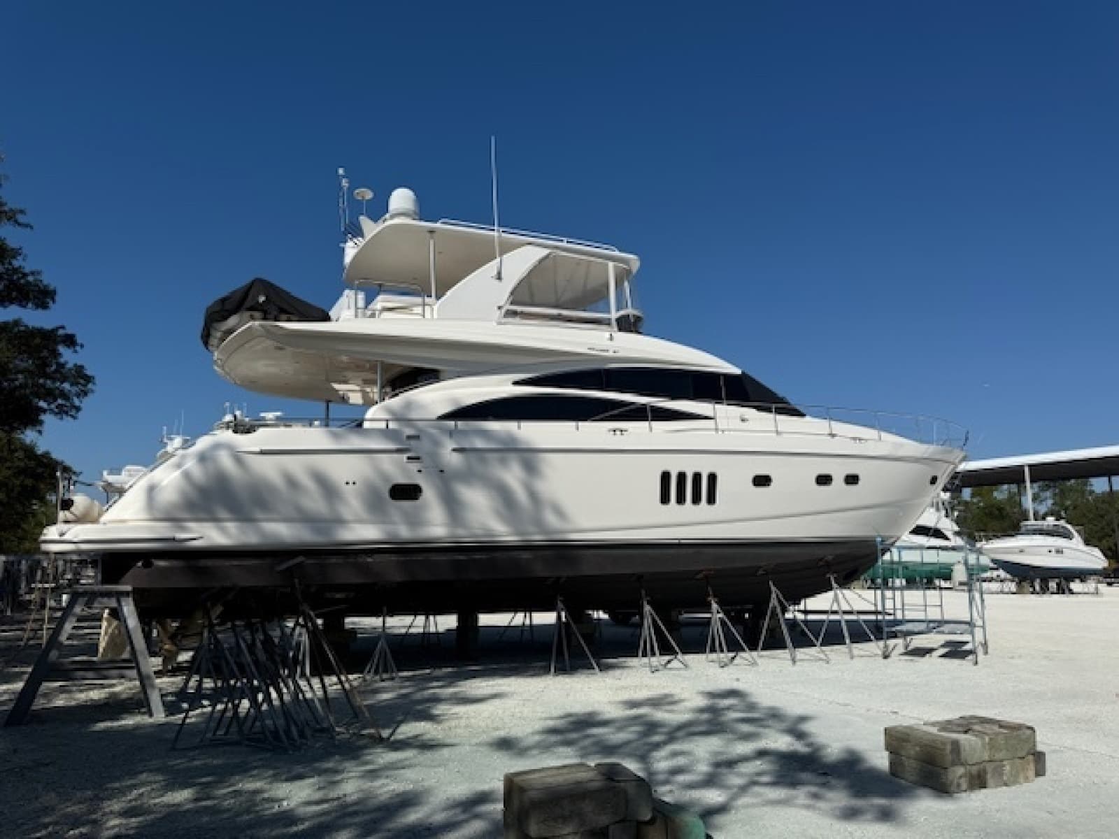 2007 Princess Flybridge - Photo 21