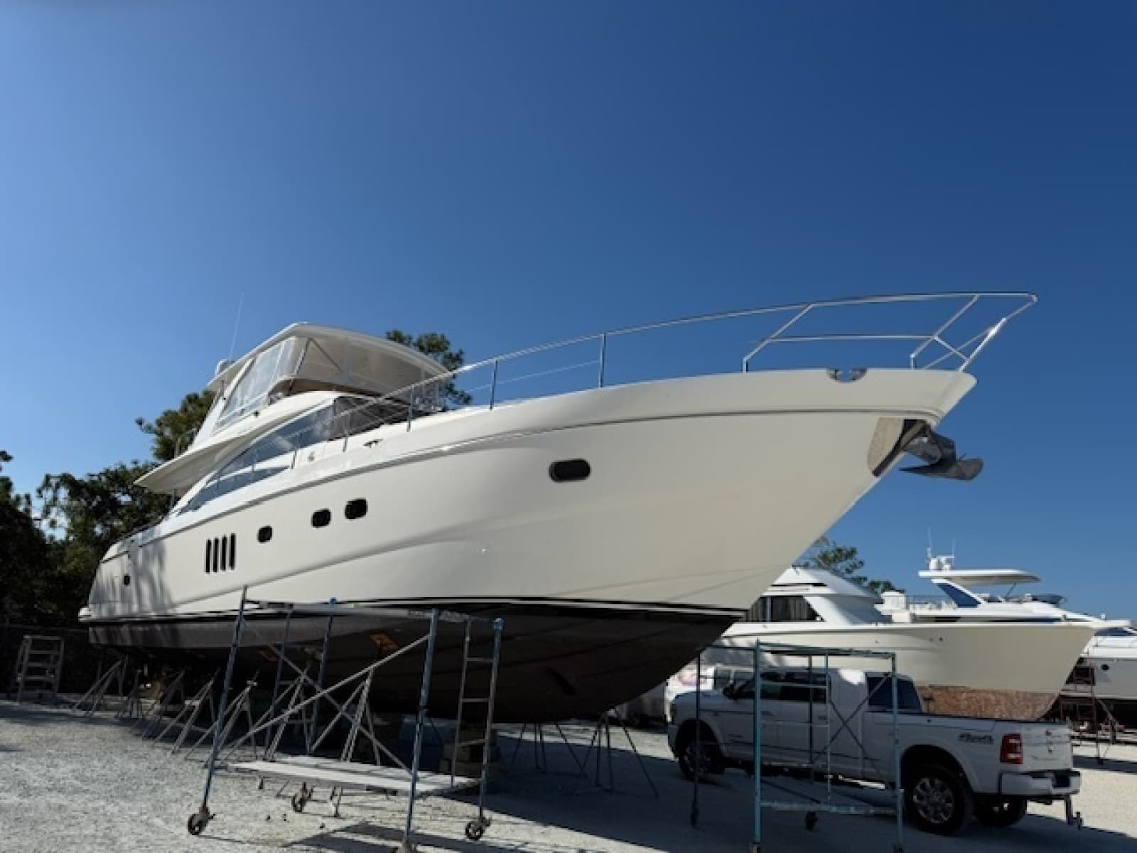 2007 Princess Flybridge - Photo 22