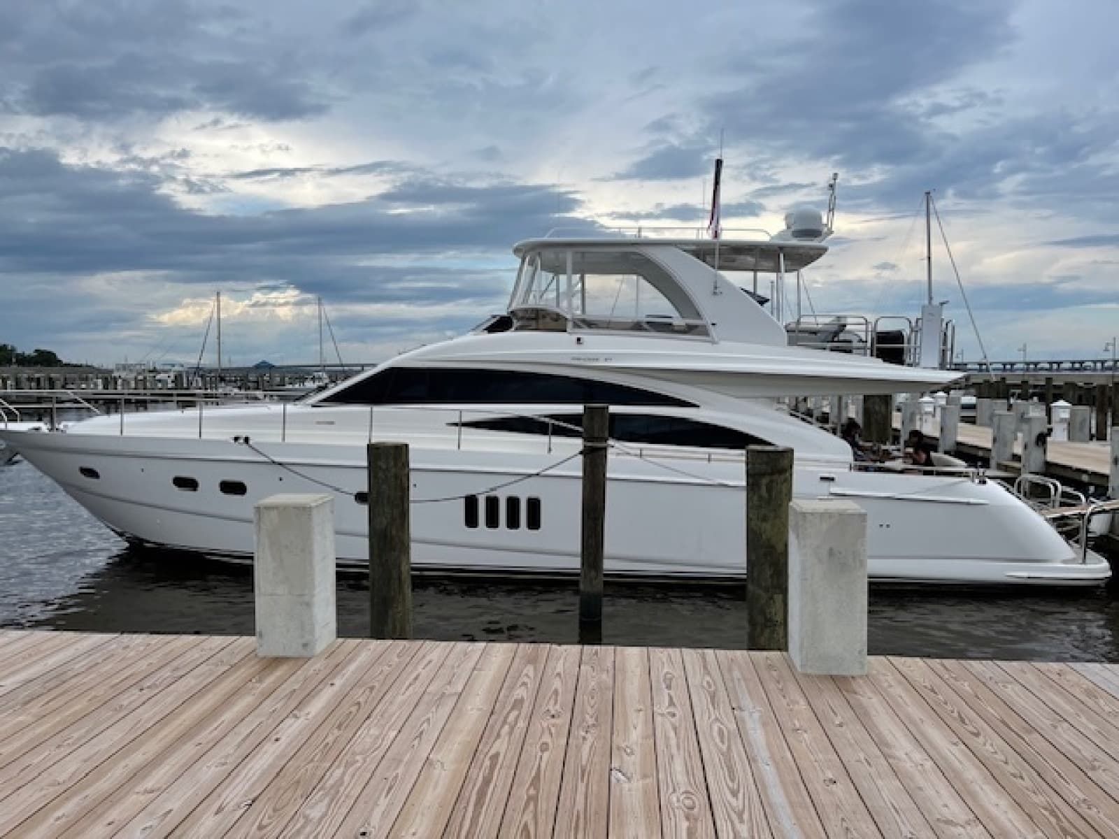 2007 Princess Flybridge - Photo 2