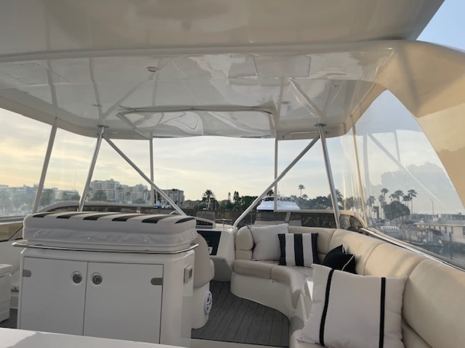 2007 Princess Flybridge - Photo 6