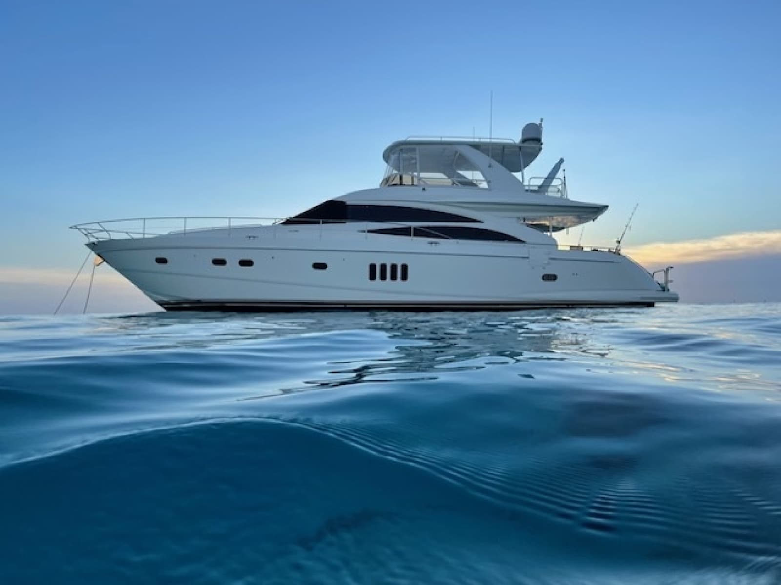 2007 Princess Flybridge - Photo 13