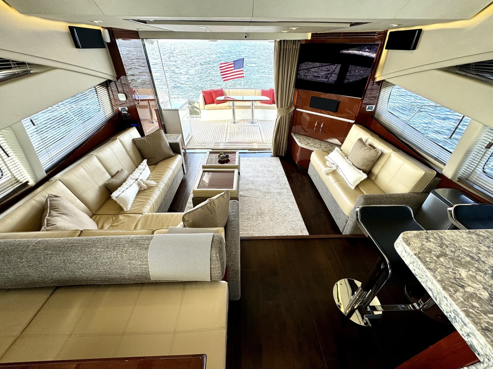 2017 Sea Ray L650 Fly - Photo 2