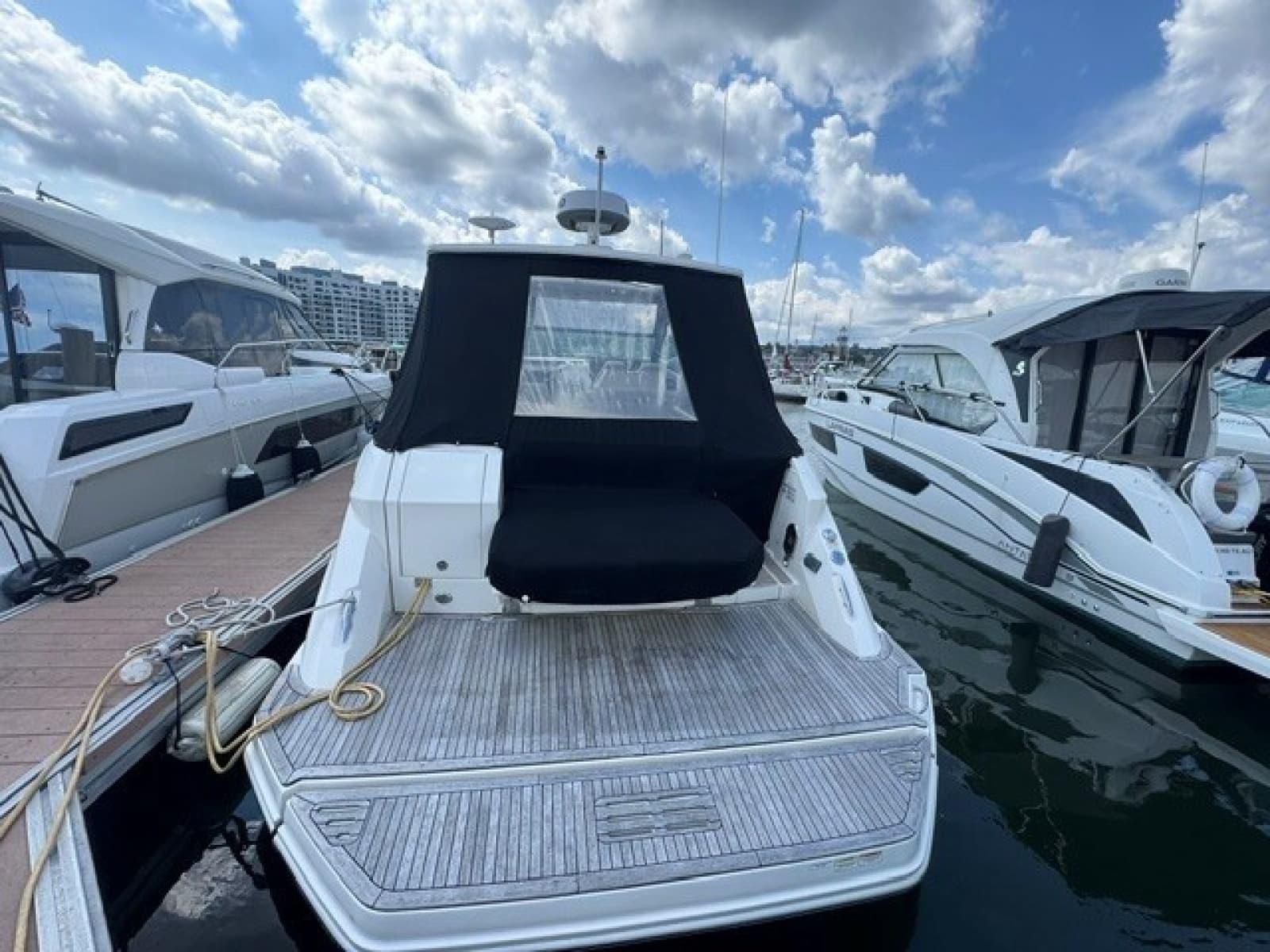 2020 Sea Ray 320 Sundancer - Photo 2