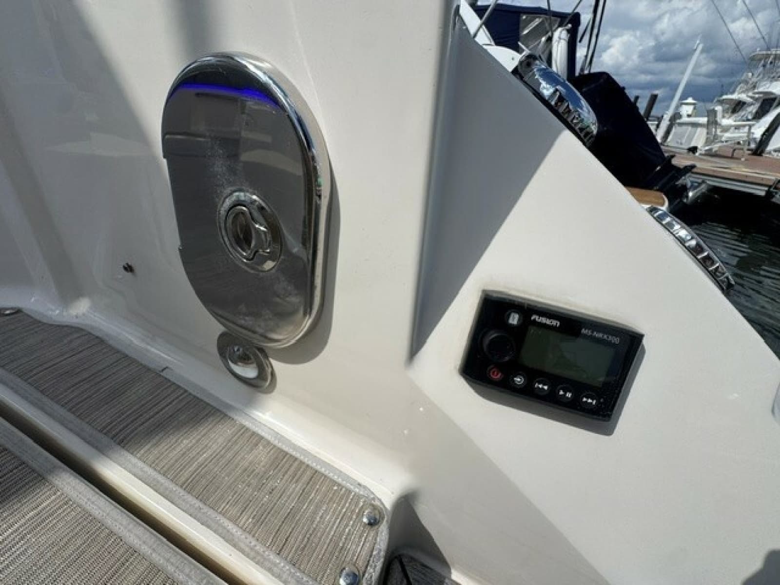 2020 Sea Ray 320 Sundancer - Photo 8