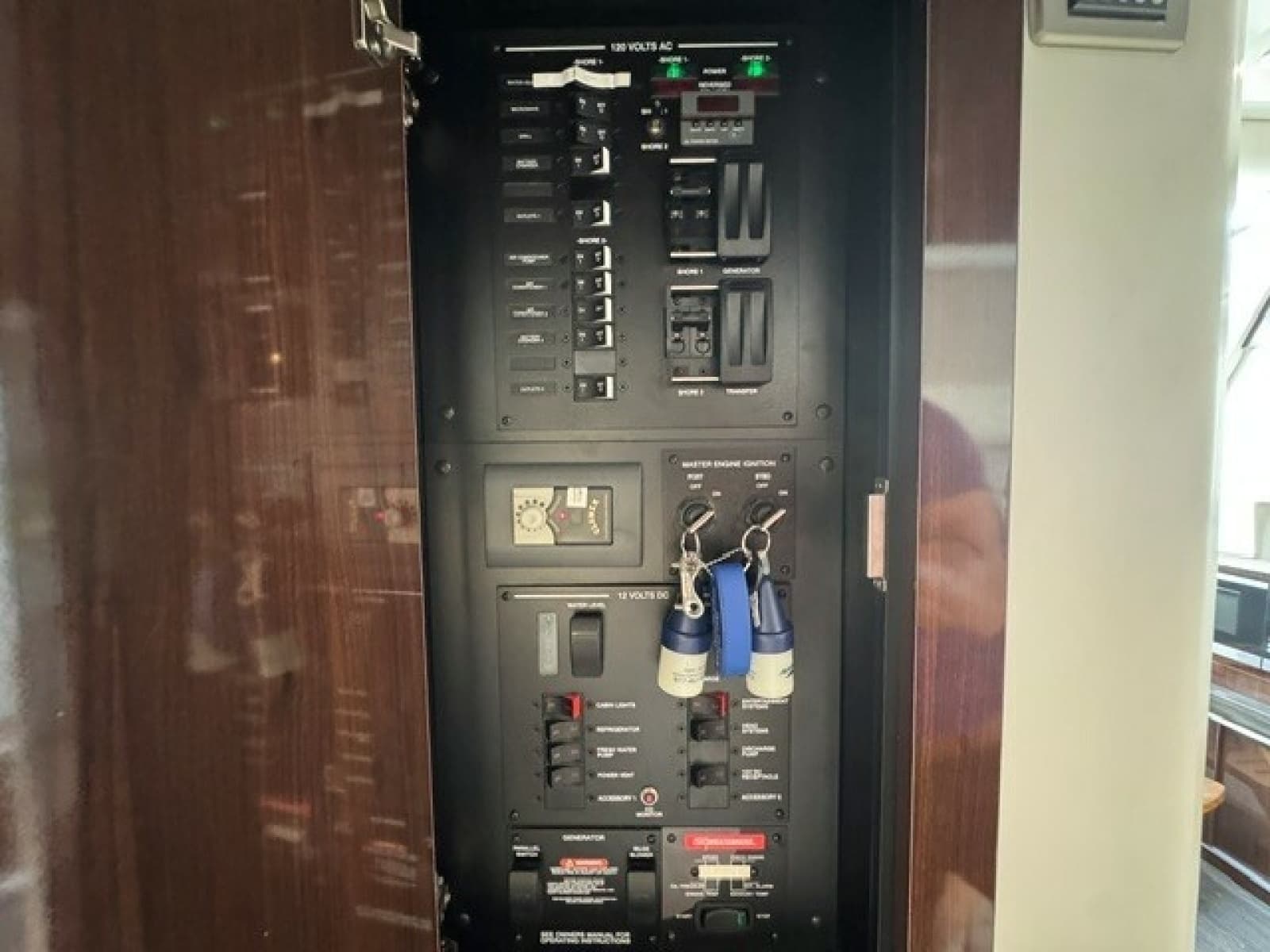 2020 Sea Ray 320 Sundancer - Photo 25