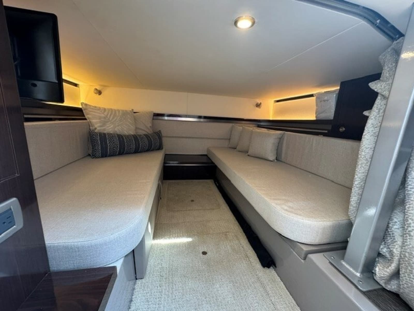 2020 Sea Ray 320 Sundancer - Photo 27