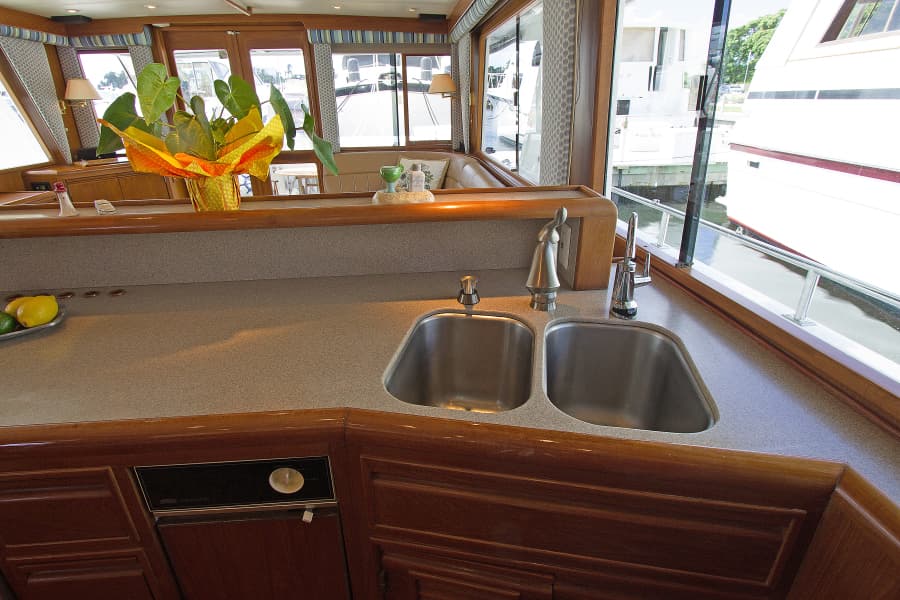 1997 Offshore Yachts Pilothouse Motor Yacht - Photo 15