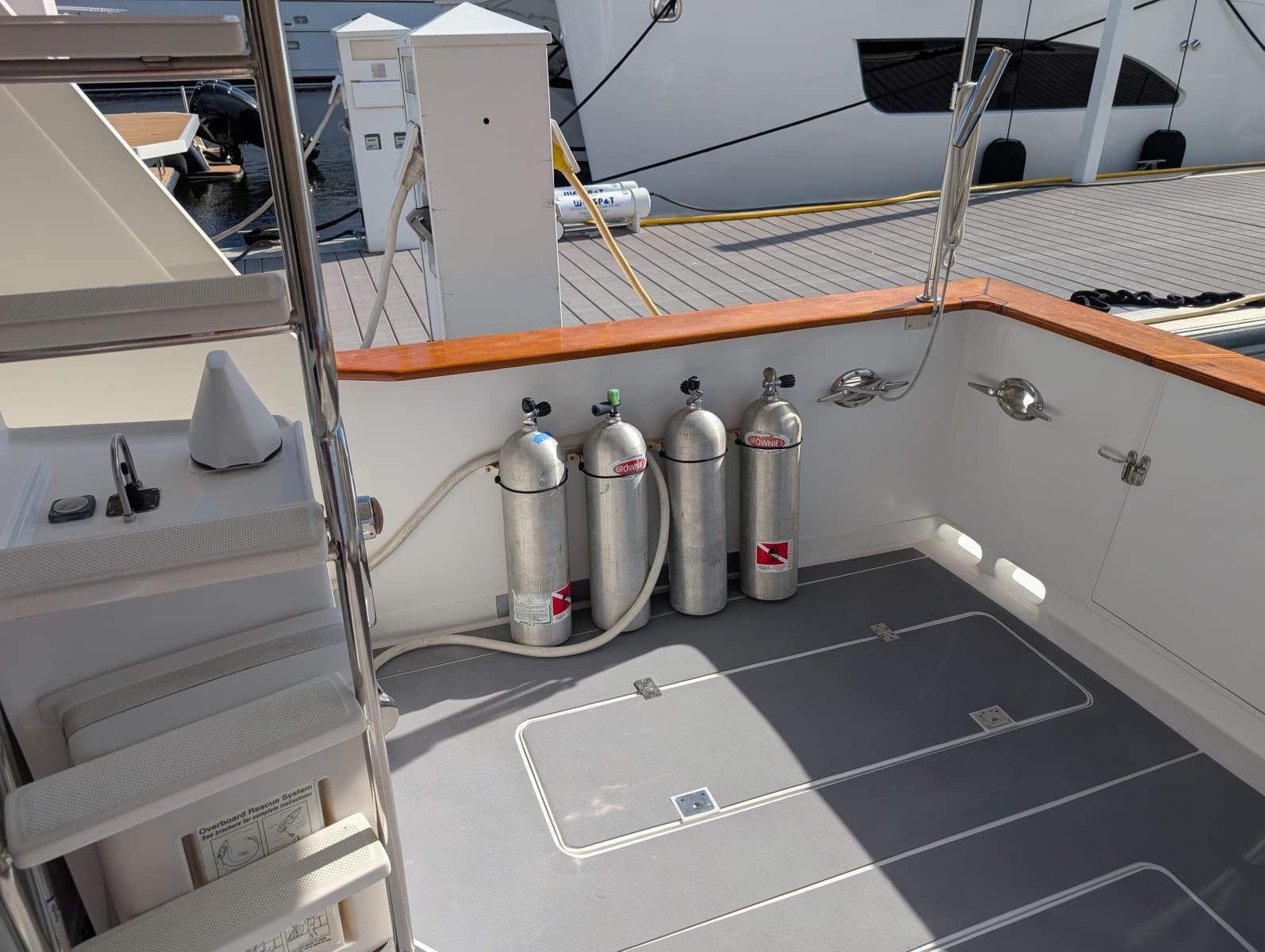 1997 Offshore Yachts Pilothouse Motor Yacht - Photo 3
