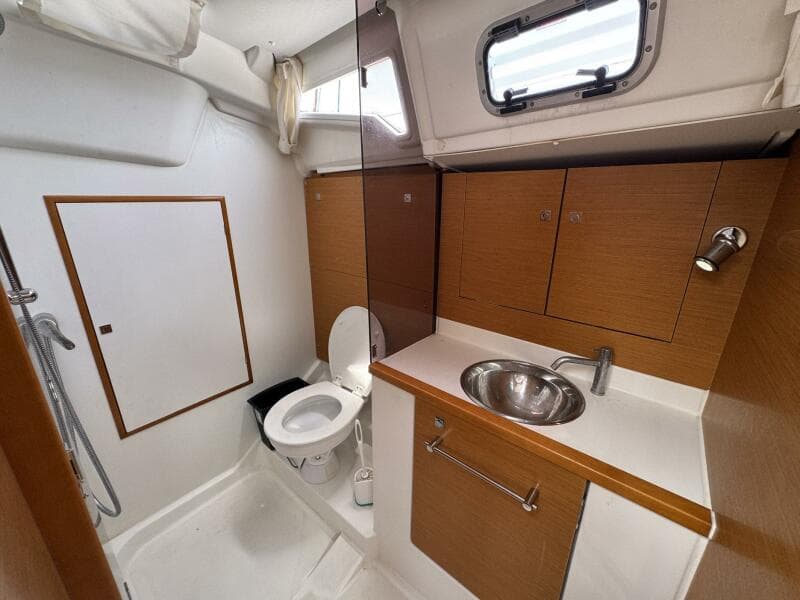 2018 Jeanneau Sun Odyssey 389 - Photo 42
