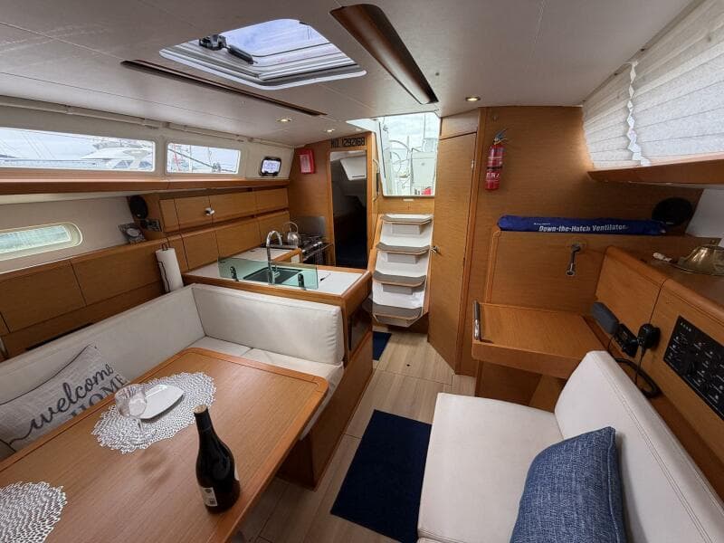 2018 Jeanneau Sun Odyssey 389 - Photo 30