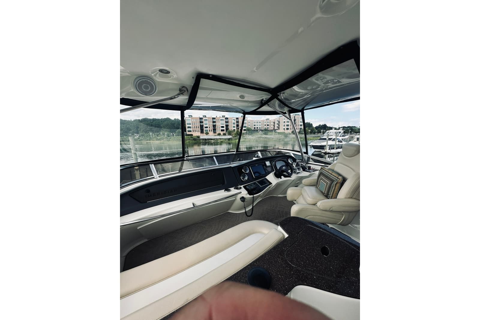 2012 Meridian 441 Sedan - Photo 38