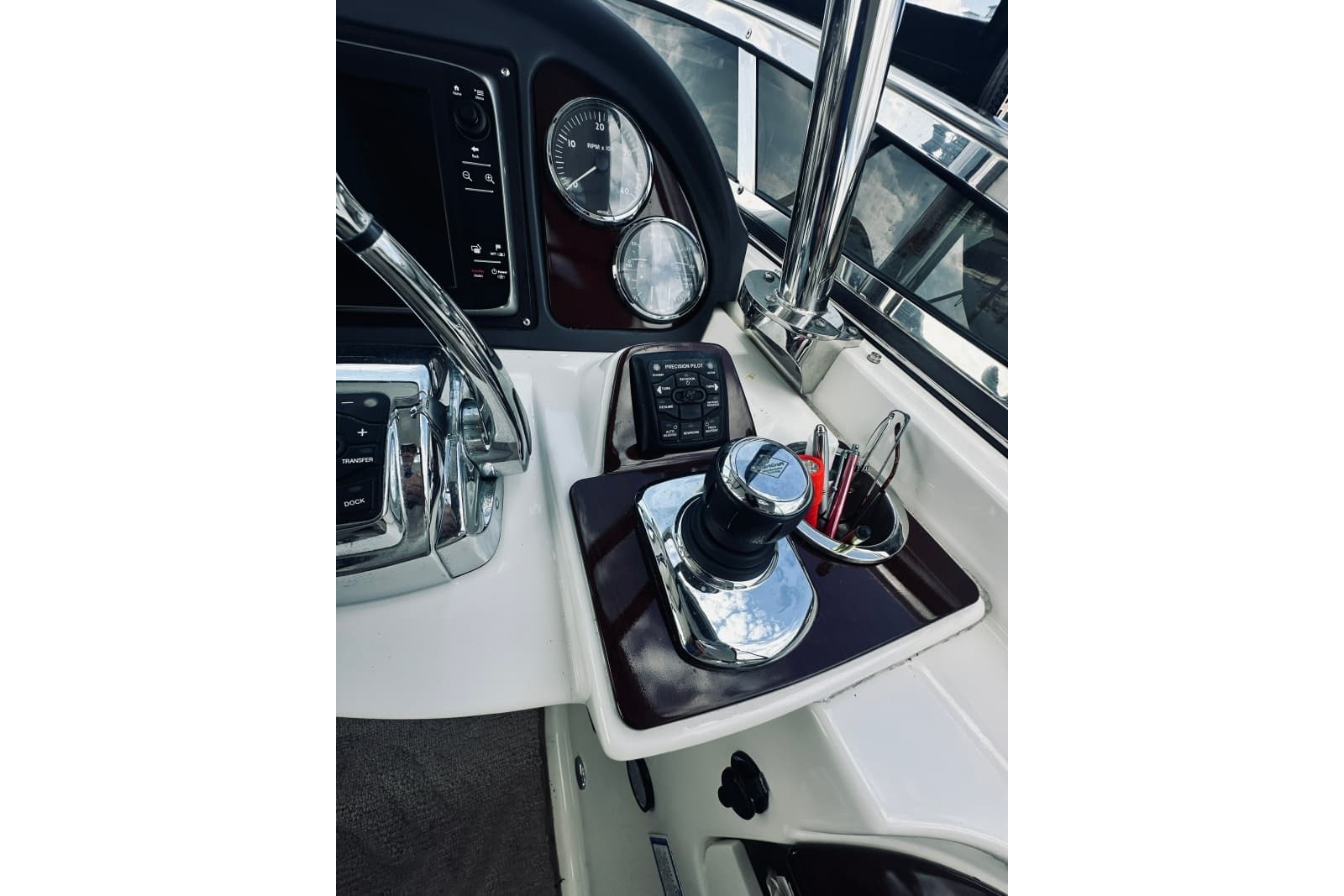 2012 Meridian 441 Sedan - Photo 52