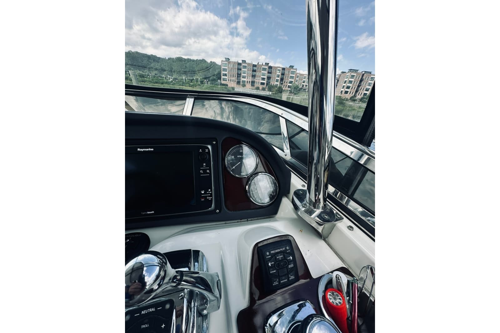 2012 Meridian 441 Sedan - Photo 51