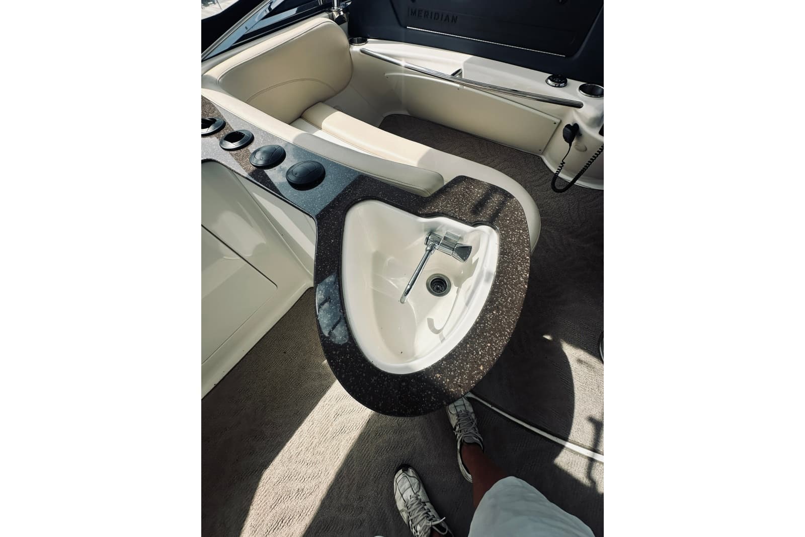 2012 Meridian 441 Sedan - Photo 56