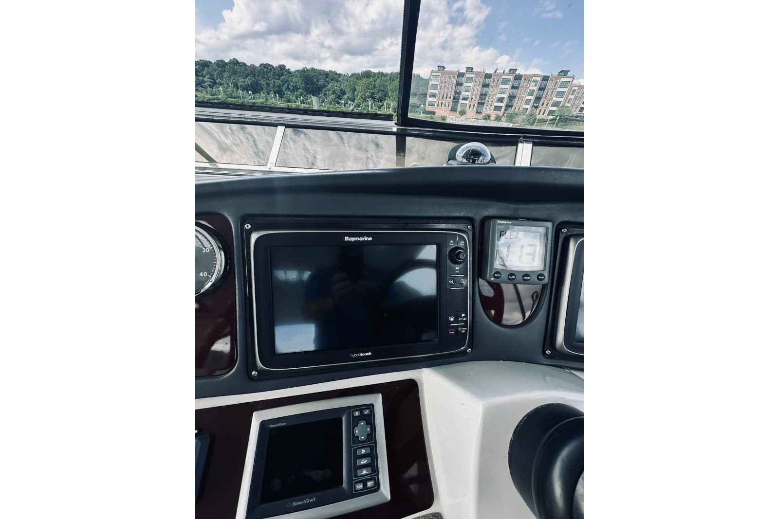2012 Meridian 441 Sedan - Photo 49