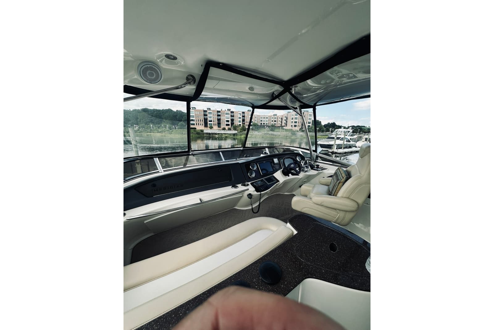 2012 Meridian 441 Sedan - Photo 40