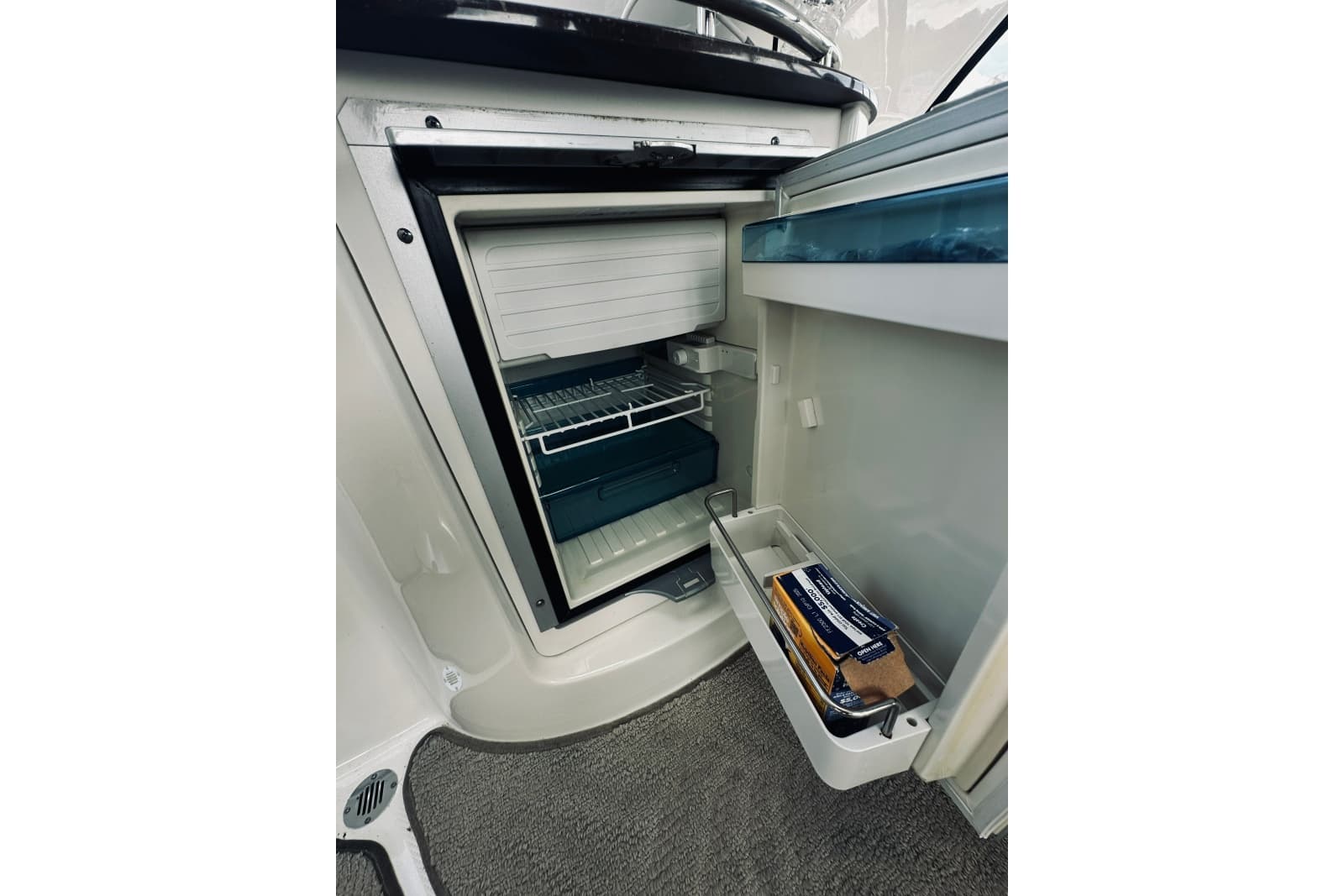 2012 Meridian 441 Sedan - Photo 54