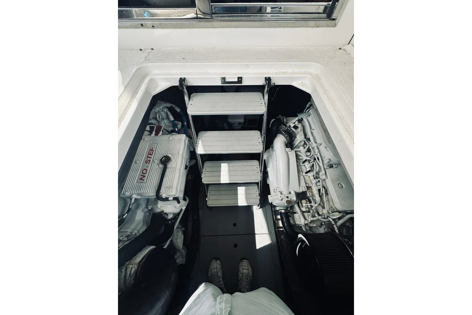 2012 Meridian 441 Sedan - Photo 6