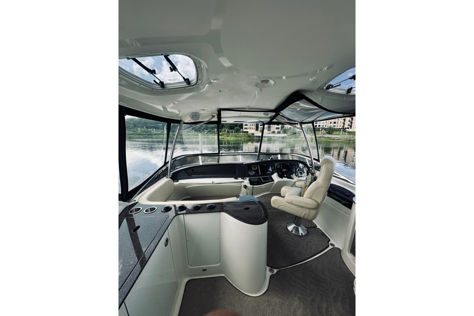 2012 Meridian 441 Sedan - Photo 43