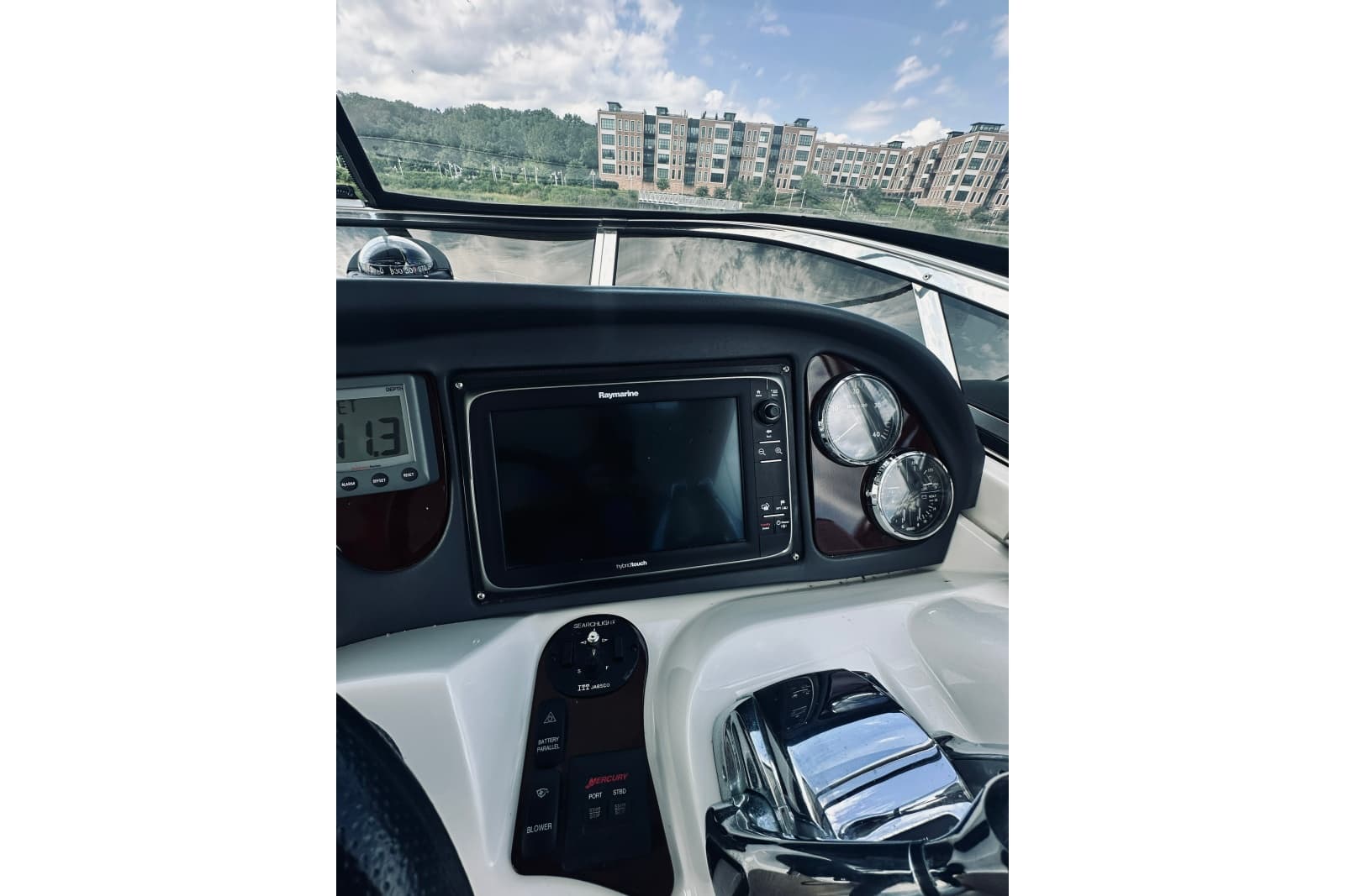 2012 Meridian 441 Sedan - Photo 50