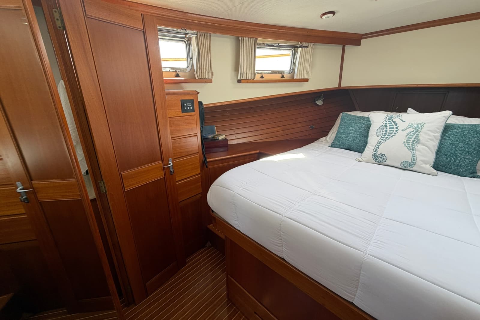 2003 Grand Banks 46 Europa - Photo 30
