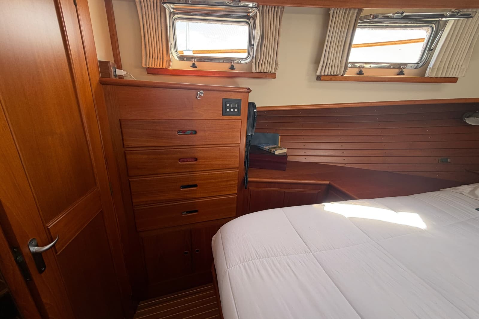 2003 Grand Banks 46 Europa - Photo 33
