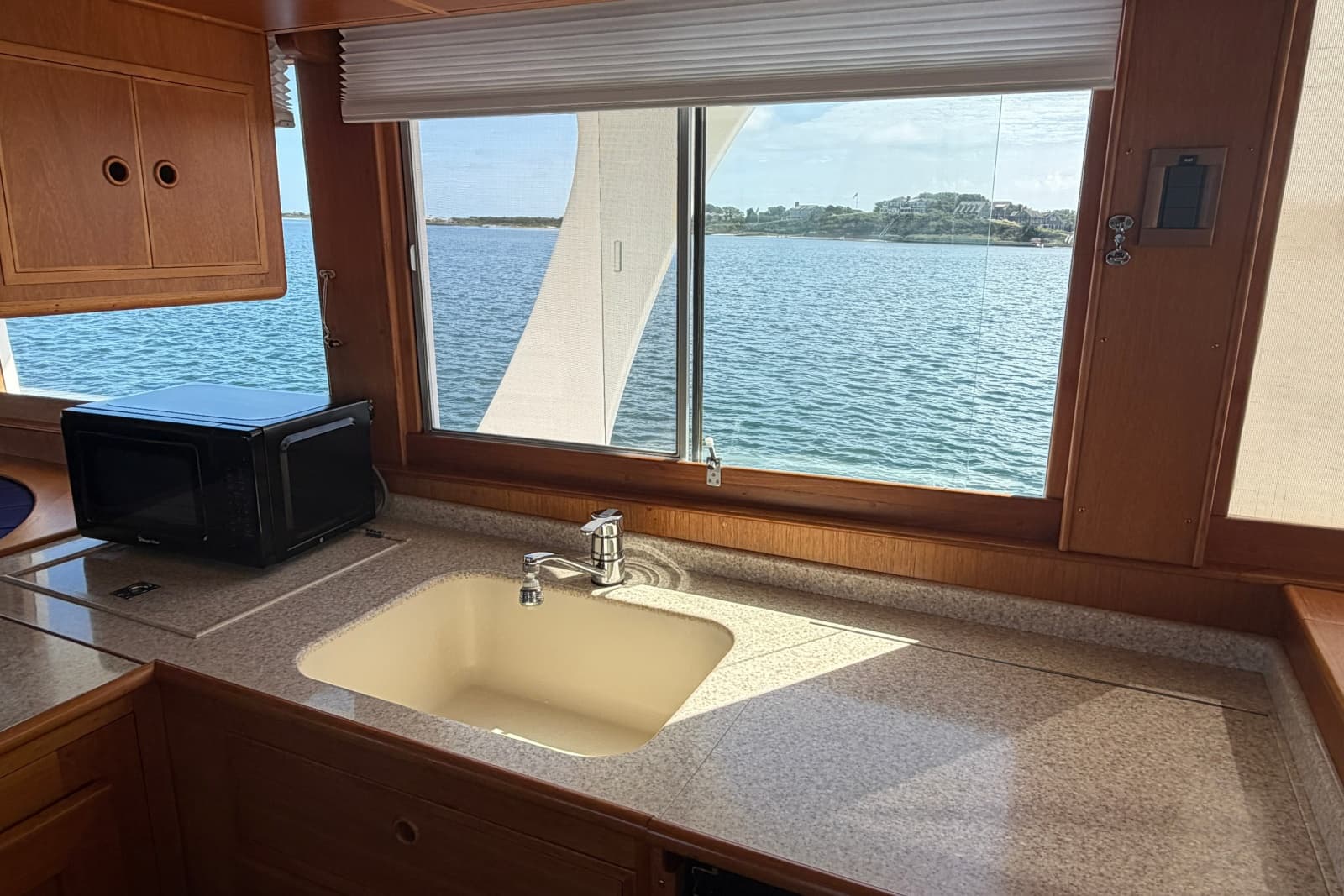 2003 Grand Banks 46 Europa - Photo 24