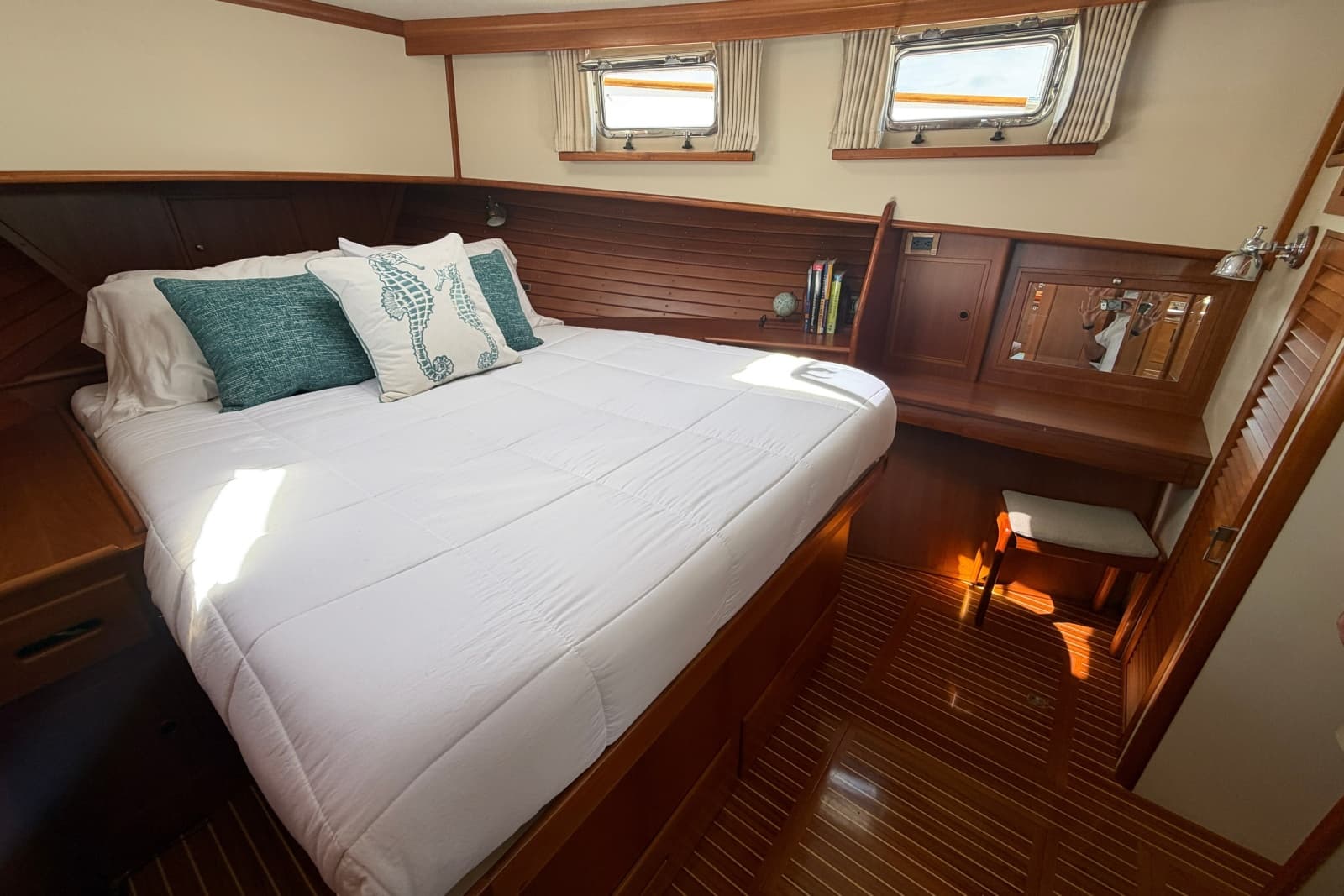 2003 Grand Banks 46 Europa - Photo 32